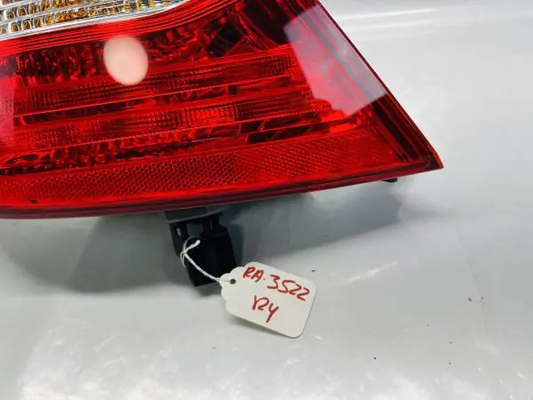 2015 2016 2017 TOYOTA CAMRY REAR LEFT OEM TAIL LIGHT. DRIVER SIDE OUTER - Image 5