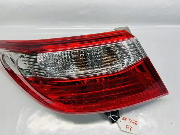 2015 2016 2017 TOYOTA CAMRY REAR LEFT OEM TAIL LIGHT. DRIVER SIDE OUTER - Image 7