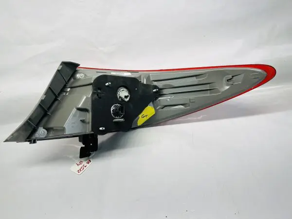 2015 2016 2017 TOYOTA CAMRY REAR LEFT OEM TAIL LIGHT. DRIVER SIDE OUTER - Image 10