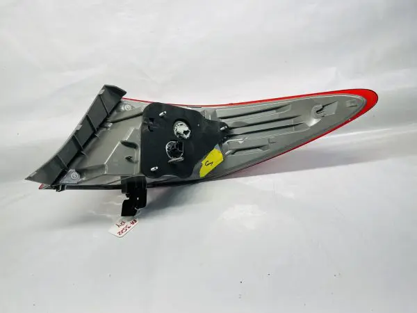 2015 2016 2017 TOYOTA CAMRY REAR LEFT OEM TAIL LIGHT. DRIVER SIDE OUTER - Image 11