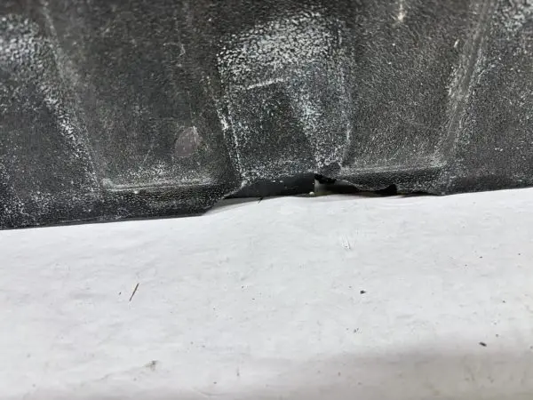 OEM 2019 2020 2021 2022 gmc sierra 1500 Rear Tail Gate Step Pad 84708313 - Image 12