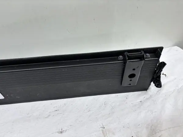 OEM 2019 2020 2021 2022 gmc sierra 1500 Rear Tail Gate Step Pad 84708313 - Image 15