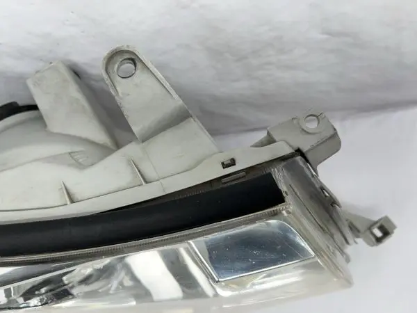 all tabs 2005 2006 2007 2008 2009 2010 2011 toyota tacoma right capa headlight - Image 13