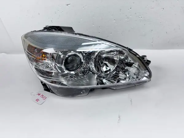 MINT 2008 2009 2010 2011 MERCEDES C CLASS C300 C250 C350 RIGHT OEM HEADLIGHT - Image 2