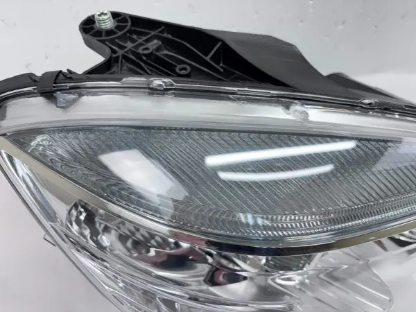 MINT 2008 2009 2010 2011 MERCEDES C CLASS C300 C250 C350 RIGHT OEM HEADLIGHT - Image 10