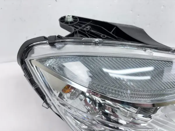 MINT 2008 2009 2010 2011 MERCEDES C CLASS C300 C250 C350 RIGHT OEM HEADLIGHT - Image 11