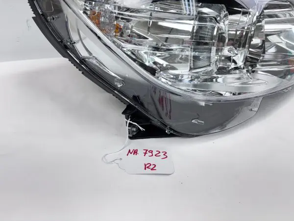 MINT 2008 2009 2010 2011 MERCEDES C CLASS C300 C250 C350 RIGHT OEM HEADLIGHT - Image 13