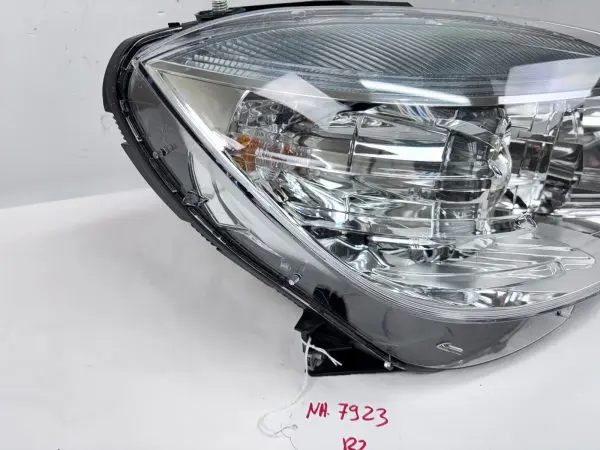 MINT 2008 2009 2010 2011 MERCEDES C CLASS C300 C250 C350 RIGHT OEM HEADLIGHT - Image 14