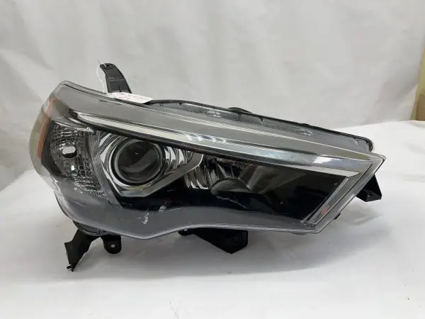 2014 2015 2016 2017 2018 2019 2020 TOYOTA 4RUNNER HALOGEN  RIGHT CAPA HEADLIGHT