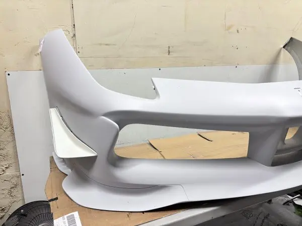 fra9c0001000 FERRARI 488 CHALLENGE FRONT OEM CARBON BUMPER PRIMED - Image 4