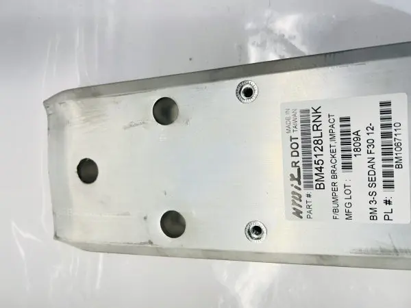 BM1067110 2012 2013 2014 2015 2016 BMW 3 SERIES 328i FRONT RIGHT BUMPER BRACKET - Image 5