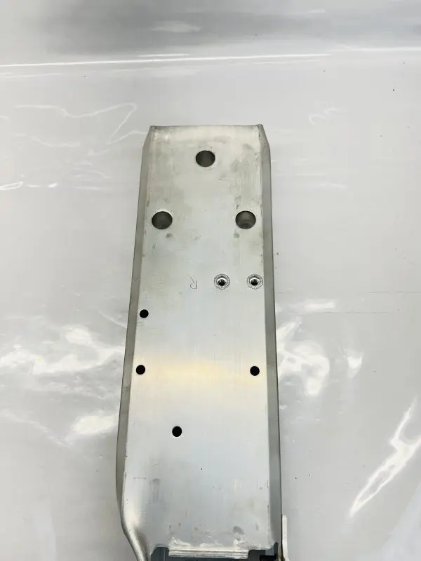 BM1067110 2012 2013 2014 2015 2016 BMW 3 SERIES 328i FRONT RIGHT BUMPER BRACKET - Image 9
