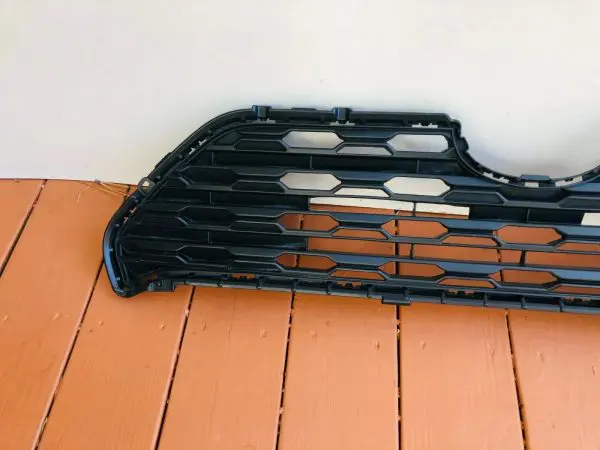 NICE 2019 2020 2021 TOYOTA RAV4 FRONT LOWER OEM GRILLE GENUINE 531120R120 - Image 4
