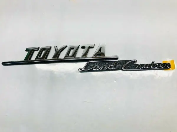 2020 2021 TOYOTA LAND CRUISER SIDE EMBLEM NAME TAG ONLY 1  PT413-60200-02