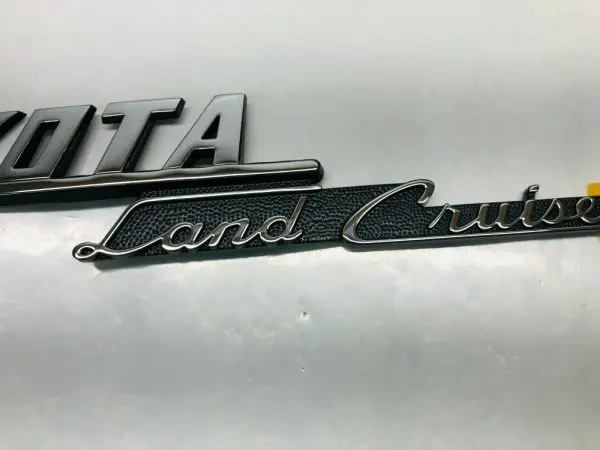 2020 2021 TOYOTA LAND CRUISER SIDE EMBLEM NAME TAG ONLY 1  PT413-60200-02 - Image 4