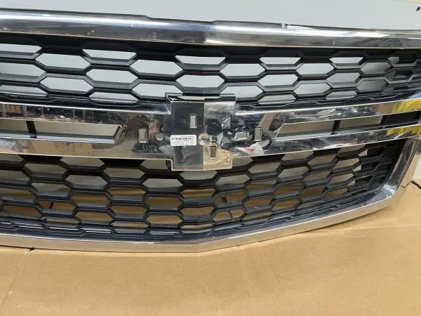 2015 2016 2017 2018 2019 2020 CHEVY TAHOE SUBURBAN OEM GRILLE CHROME 23440914 - Image 6