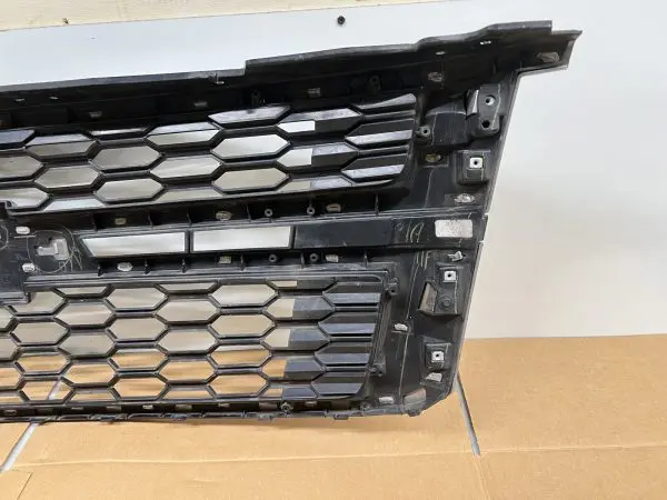 2015 2016 2017 2018 2019 2020 CHEVY TAHOE SUBURBAN OEM GRILLE CHROME 23440914 - Image 8