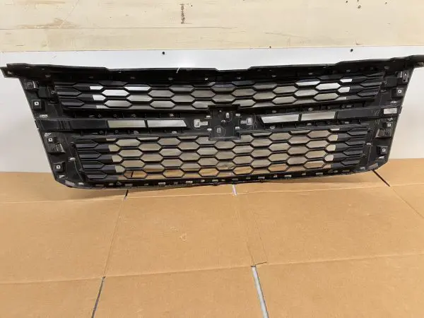2015 2016 2017 2018 2019 2020 CHEVY TAHOE SUBURBAN OEM GRILLE CHROME 23440914 - Image 10