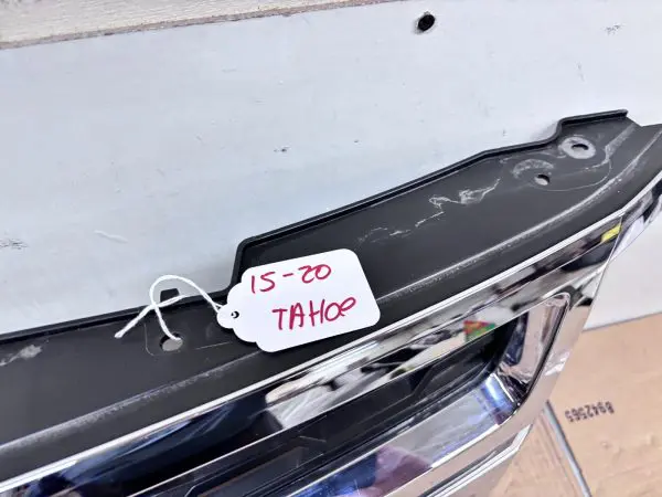 2015 2016 2017 2018 2019 2020 CHEVY TAHOE SUBURBAN OEM GRILLE CHROME 23440914 - Image 5