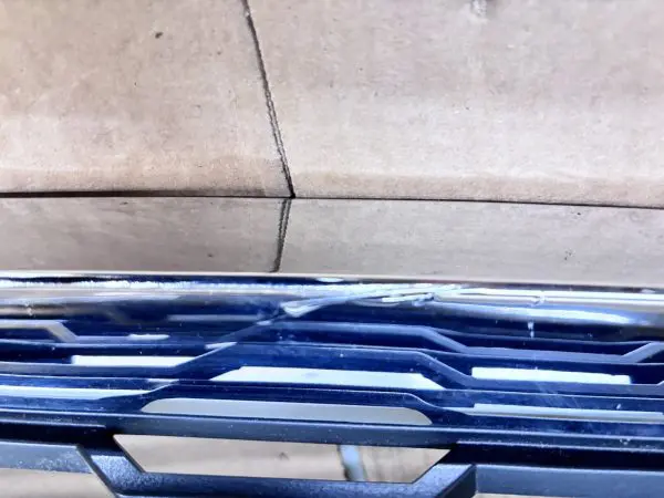 2015 2016 2017 2018 2019 2020 CHEVY TAHOE SUBURBAN OEM GRILLE CHROME 23440914 - Image 9