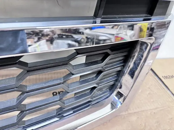 2015 2016 2017 2018 2019 2020 CHEVY TAHOE SUBURBAN OEM GRILLE CHROME 23440914 - Image 12