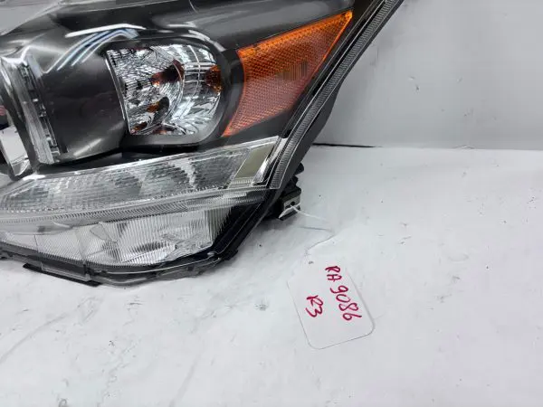 2011 2012 2013 2014 2015 2016 2017 LEXUS Ct Ct200 HALOGEN LEFT OEM HEADLIGHT - Image 3