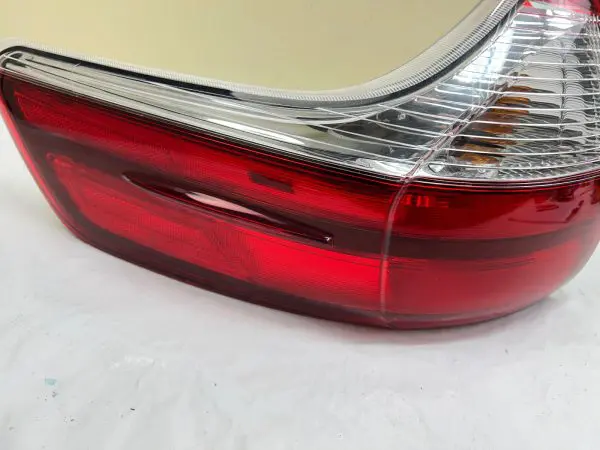2011 2012 2013 2014 TOYOTA SIENNA REAR LEFT OUTER OEM TAIL LIGHT - Image 9