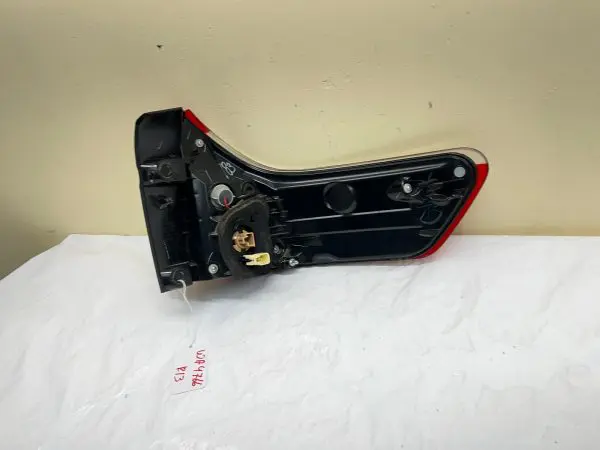 2011 2012 2013 2014 TOYOTA SIENNA REAR LEFT OUTER OEM TAIL LIGHT - Image 12