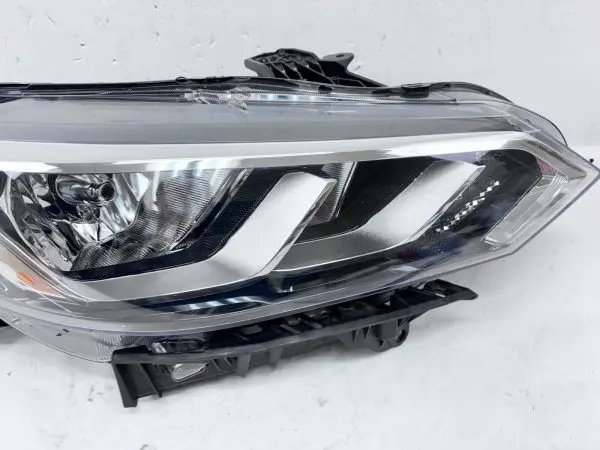 260106LB0A  2020 2021 2022 2023 NISSAN SENTRA HALOGEN FRONT RIGHT OEM HEADLIGHT - Image 5