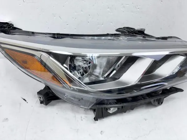 260106LB0A  2020 2021 2022 2023 NISSAN SENTRA HALOGEN FRONT RIGHT OEM HEADLIGHT - Image 7