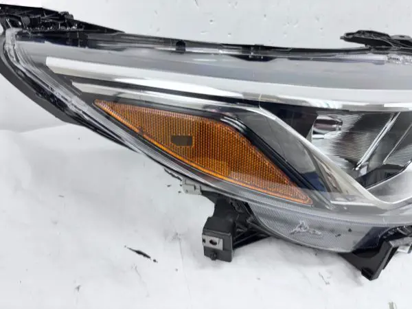 260106LB0A  2020 2021 2022 2023 NISSAN SENTRA HALOGEN FRONT RIGHT OEM HEADLIGHT - Image 10