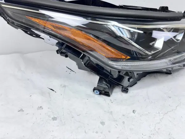 10000-8A06J  2020 2021 2022 2023 TOYOTA HIGHLANDER LED FRONT RIGHT OEM HEADLIGHT - Image 8