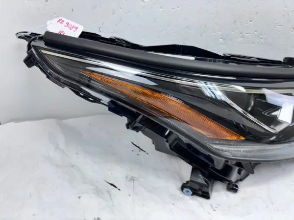 10000-8A06J  2020 2021 2022 2023 TOYOTA HIGHLANDER LED FRONT RIGHT OEM HEADLIGHT - Image 9