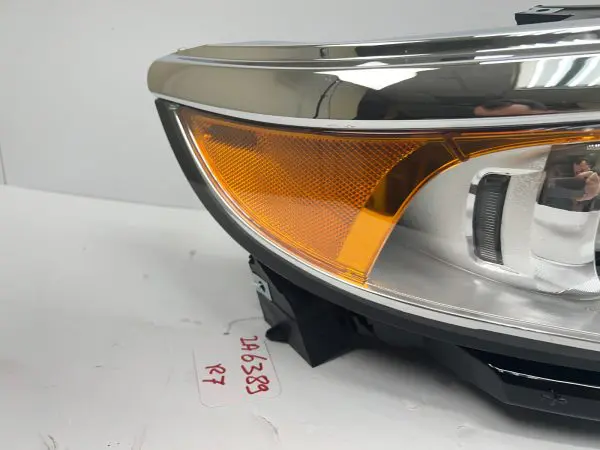 mint. 2011 2012 2013 2014 ford edge halogen front right headlight aftermarket - Image 7