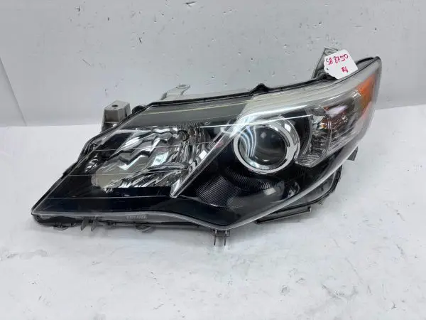 2012 2013 2014 TOYOTA CAMRY BLACK BEZEL HALOGEN FRONT LEFT OEM HEADLIGHT
