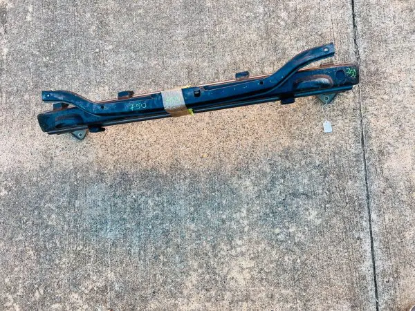 2007 2008 2009 2010 2011 HONDA CRV FRONT OEM IMPACT REINFORCEMENT BAR IMPACT - Image 2