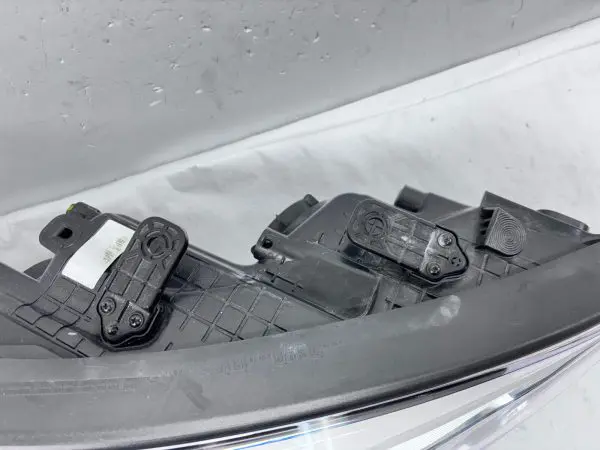 MINT 2013 2014 2015 2016 HYUNDAI SANTA FE XENON RIGHT OEM HEADLIGHT 92102-B8120 - Image 14