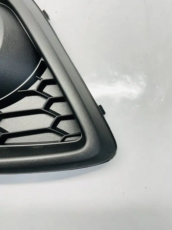 2013 2014 2015 MAZDA CX5 FRONT RIGHT OEM FOG LIGHT BEZEL TRIM ONLY kd5350c11 - Image 2