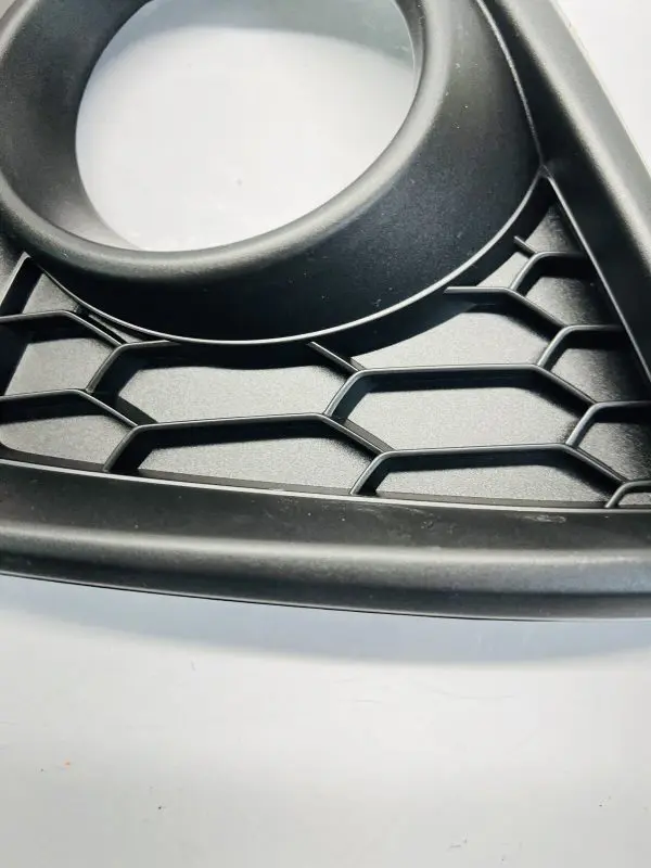 2013 2014 2015 MAZDA CX5 FRONT RIGHT OEM FOG LIGHT BEZEL TRIM ONLY kd5350c11 - Image 4
