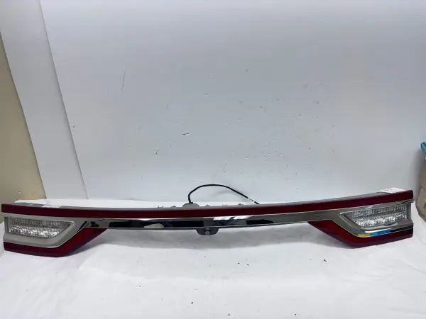 OEM 2017 2018 2019 2020 lincoln continental rear center tail light gd9b13b433by
