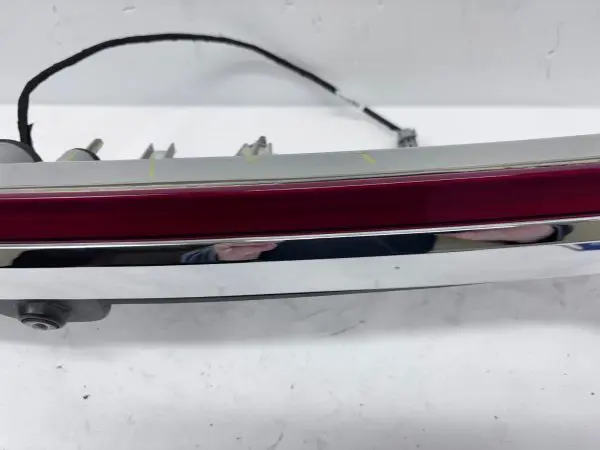 OEM 2017 2018 2019 2020 lincoln continental rear center tail light gd9b13b433by - Image 7