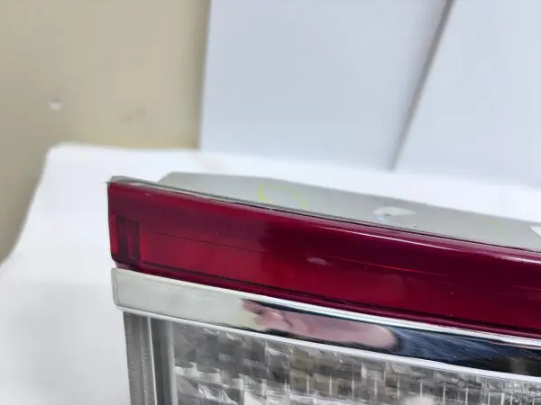 OEM 2017 2018 2019 2020 lincoln continental rear center tail light gd9b13b433by - Image 11