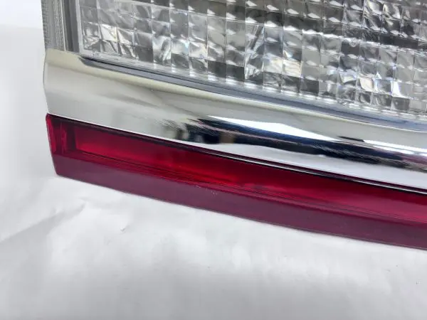 OEM 2017 2018 2019 2020 lincoln continental rear center tail light gd9b13b433by - Image 12