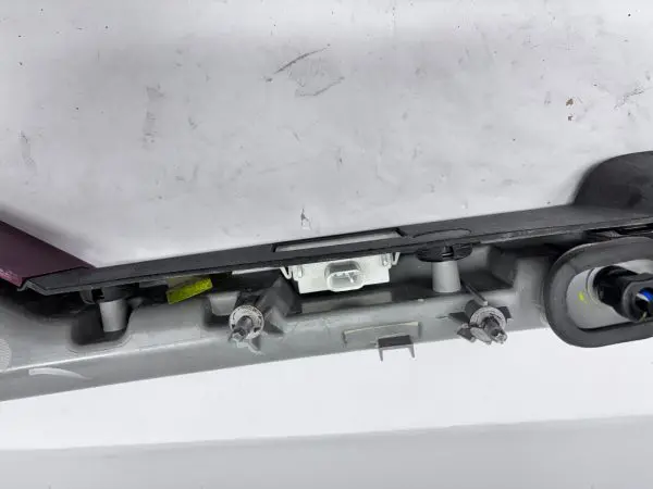 OEM 2017 2018 2019 2020 lincoln continental rear center tail light gd9b13b433by - Image 16