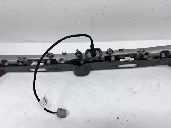 OEM 2017 2018 2019 2020 lincoln continental rear center tail light gd9b13b433by - Image 17