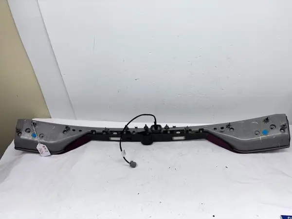OEM 2017 2018 2019 2020 lincoln continental rear center tail light gd9b13b433by - Image 20