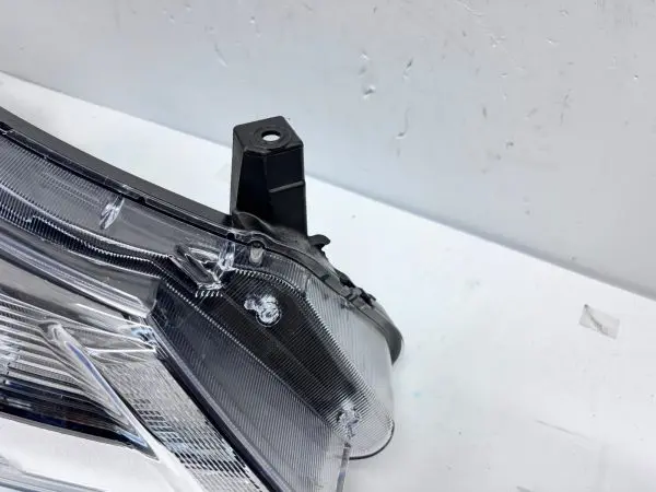 260105R00A  2021 2022 2023 NISSAN KICKS HALOGEN FRONT RIGHT OEM HEADLIGHT - Image 4