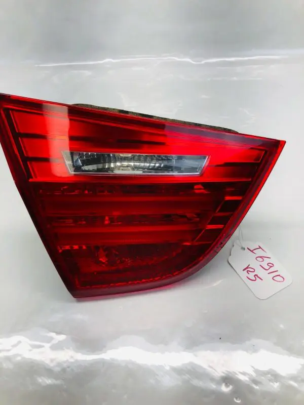 2009 2010 2011 BMW 3 SERIES 328 325 335 REAR INNER LEFT DRIVER OEM TAIL LIGHT
