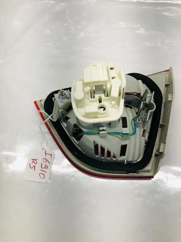 2009 2010 2011 BMW 3 SERIES 328 325 335 REAR INNER LEFT DRIVER OEM TAIL LIGHT - Image 11