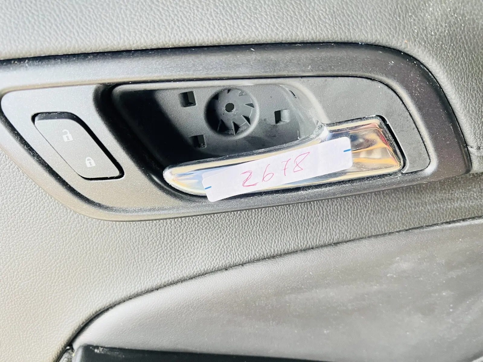15 2016 2017 2018 2019 2020 TAHOE SUBURBAN YUKON FRONT RIGHT INTERIOR DOOR PANEL - Image 5